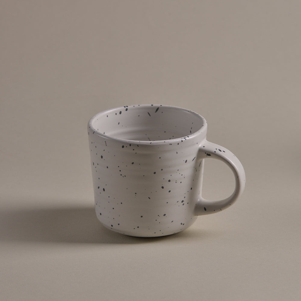 Tongera Off-White Speckled Ceramic Tableware Set - Rustic Charm for Casual Meals